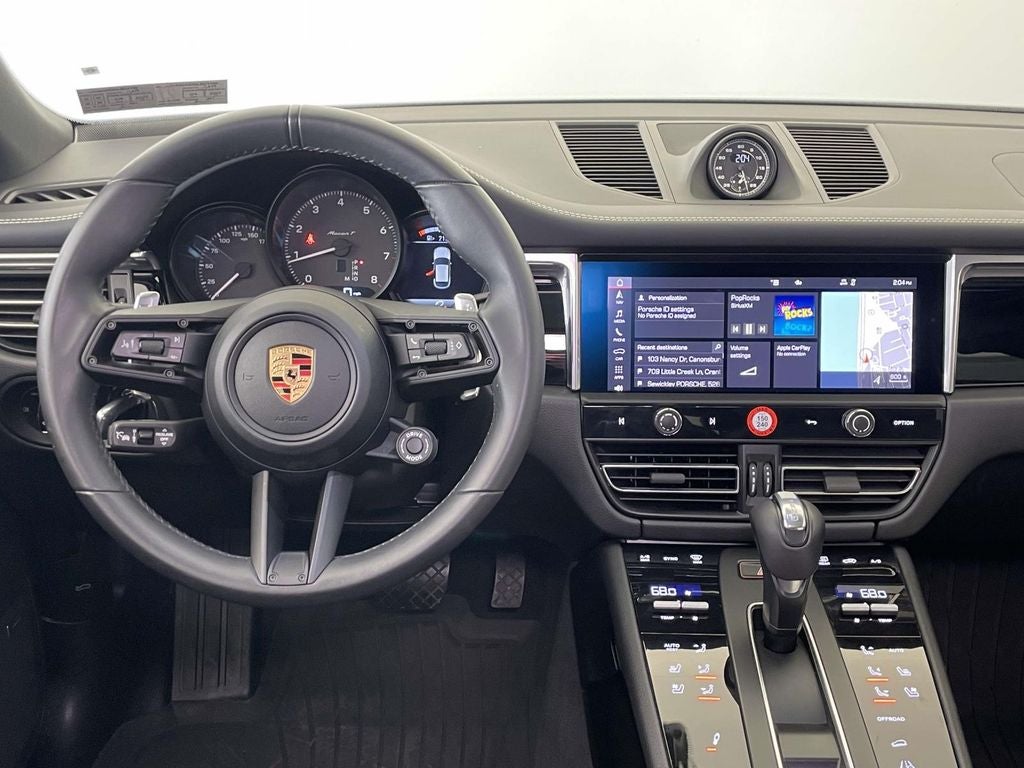 2025 Porsche Macan T