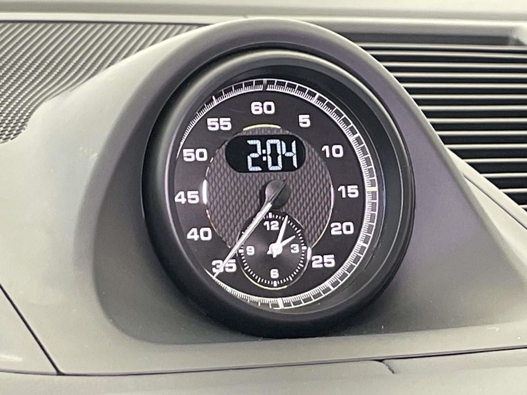 2025 Porsche Macan T