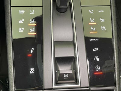 2025 Porsche Macan T