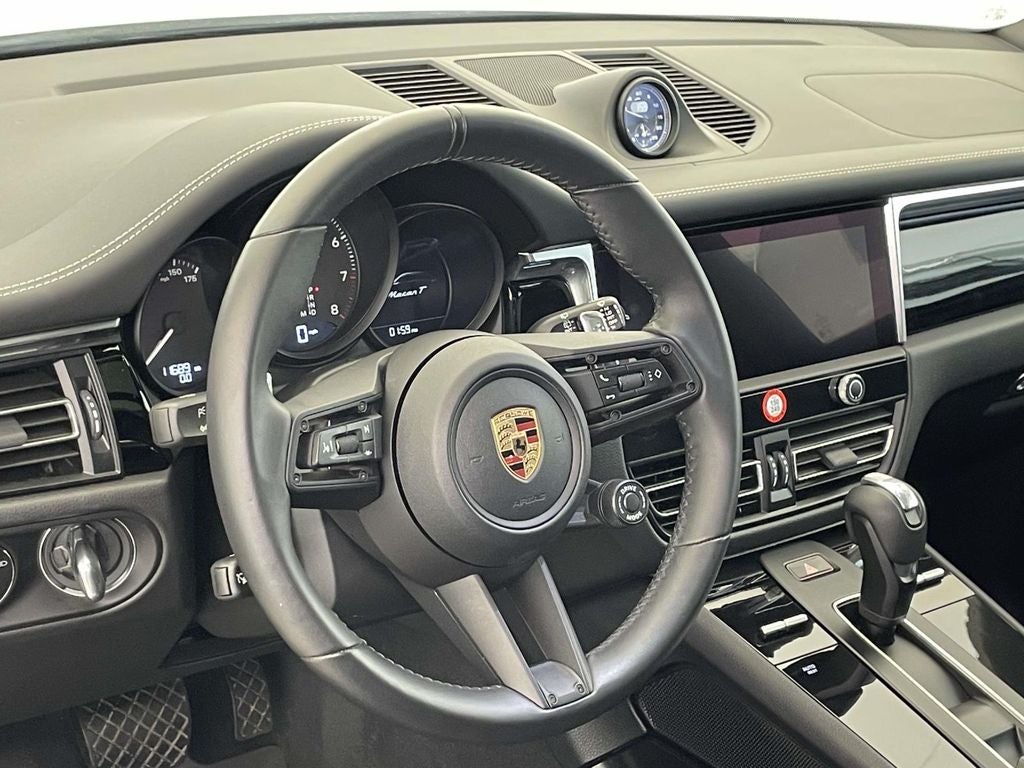 2025 Porsche Macan T