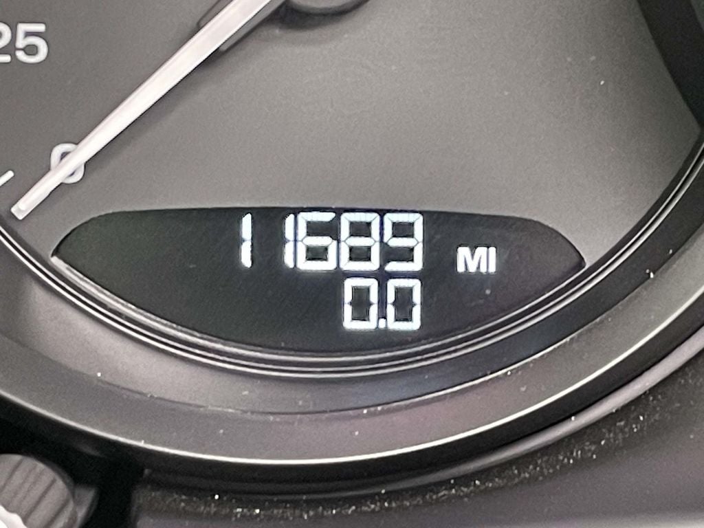 2025 Porsche Macan T