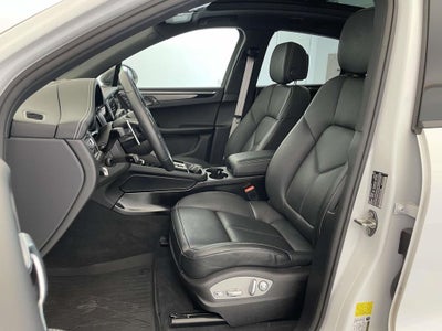 2025 Porsche Macan T