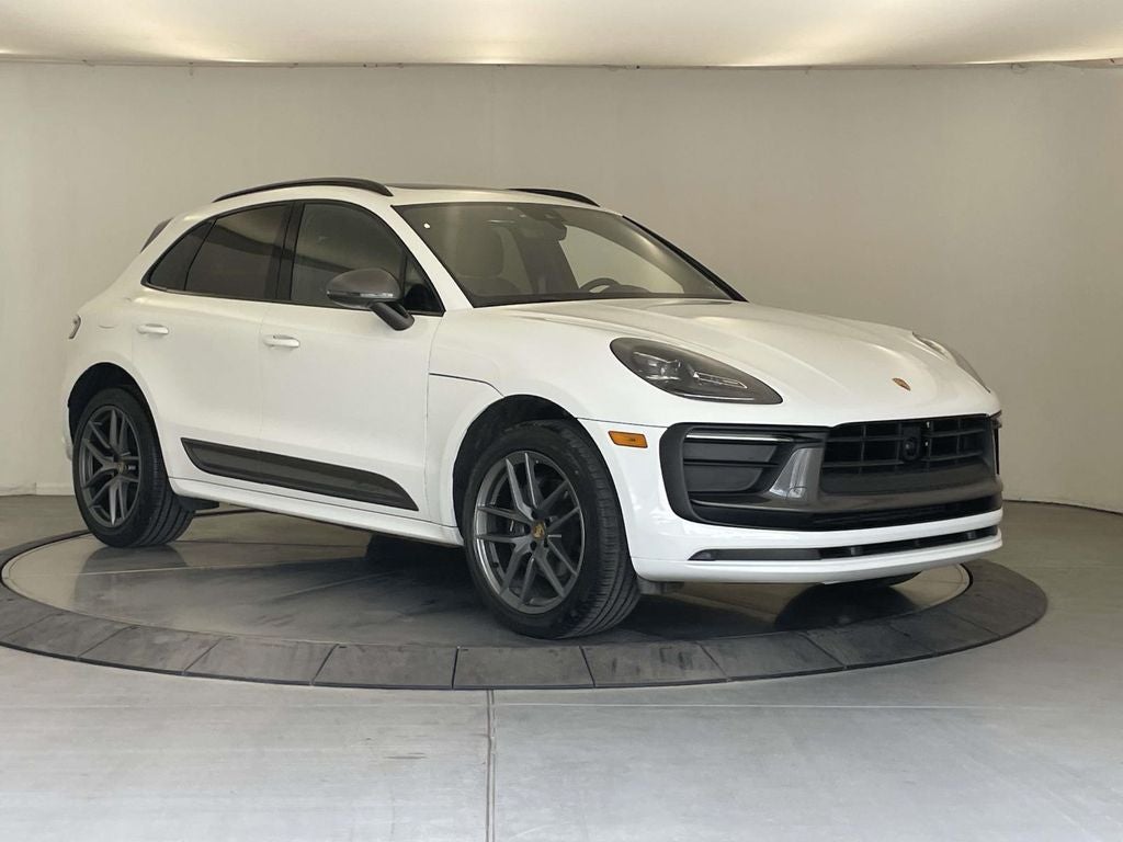 2025 Porsche Macan T