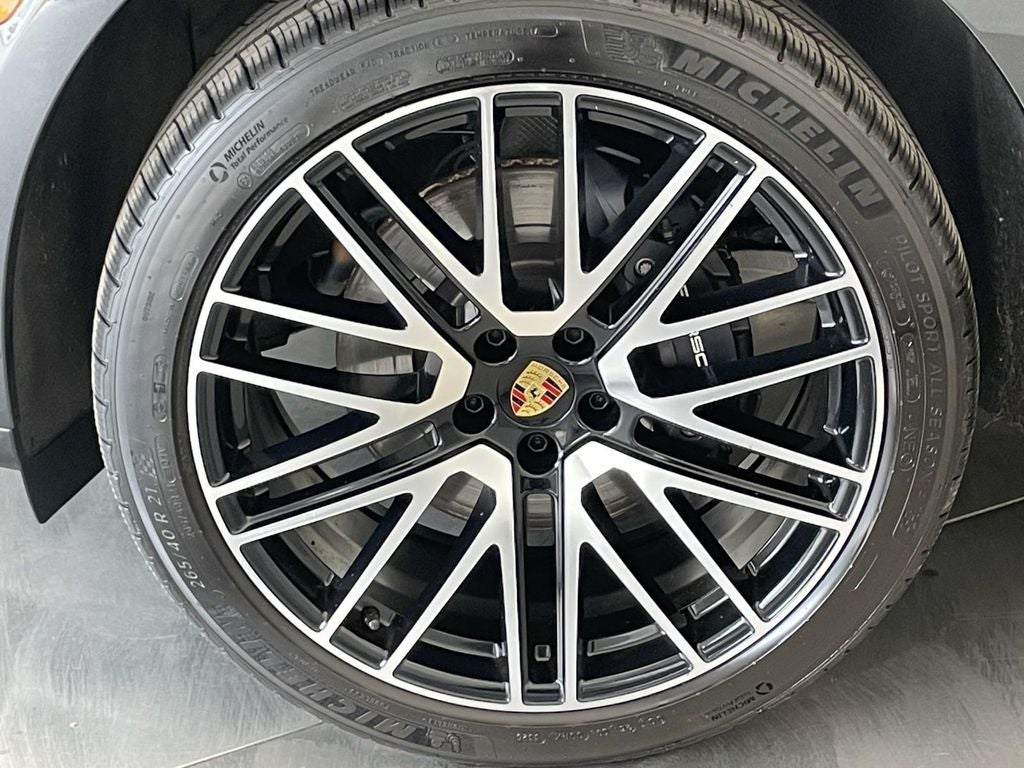 2026 Porsche Macan Base