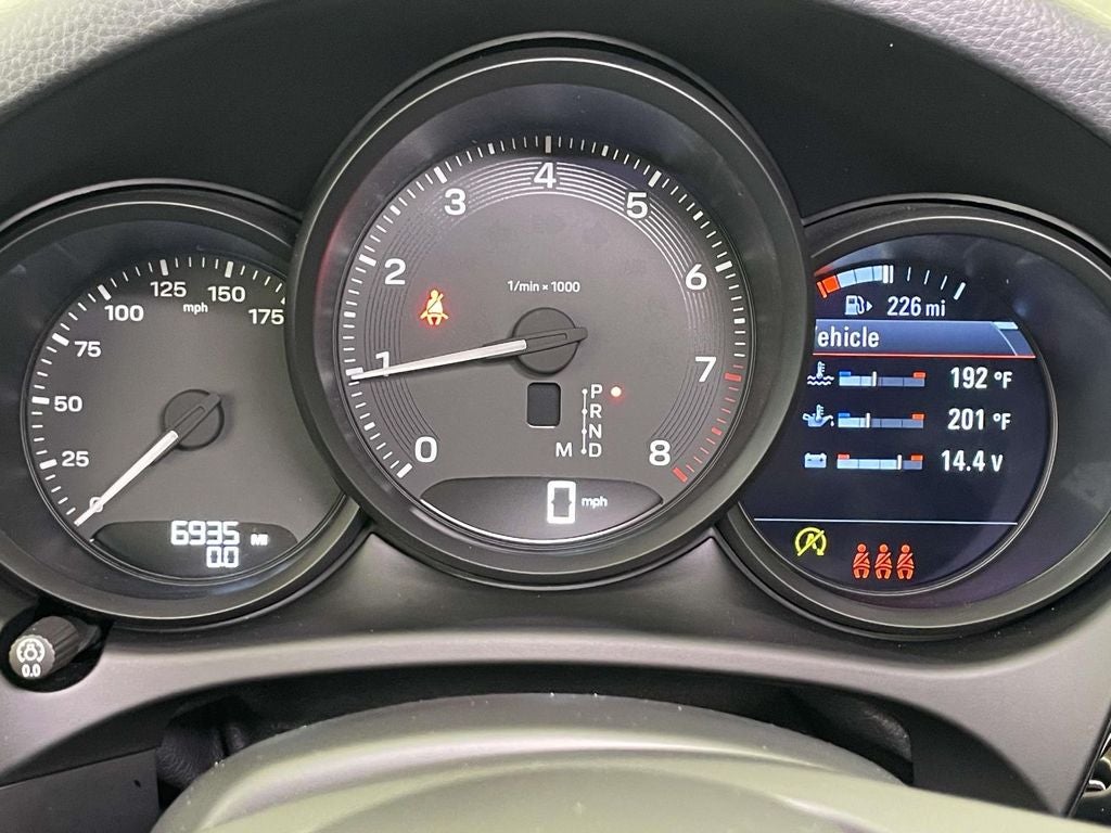 2026 Porsche Macan Base