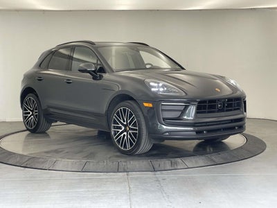 2026 Porsche Macan Base
