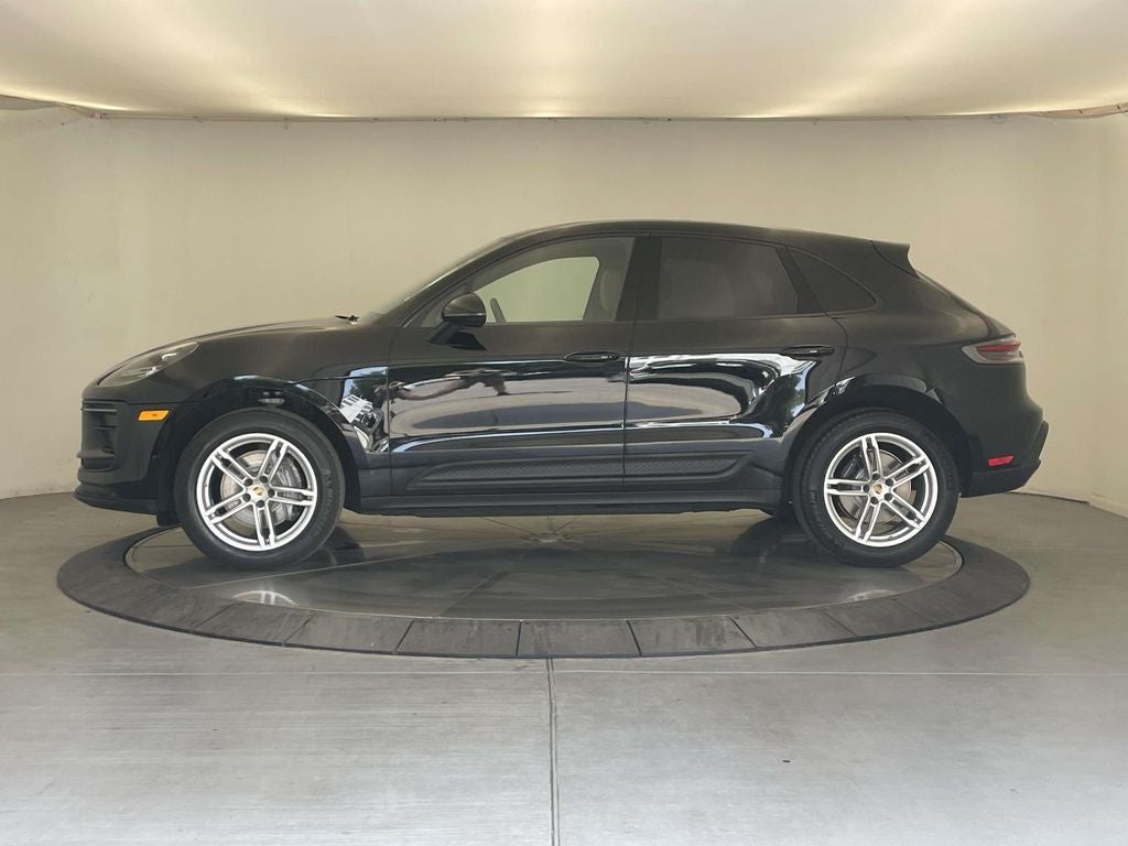 2023 Porsche Macan Base
