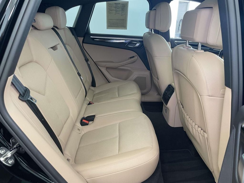 2023 Porsche Macan Base