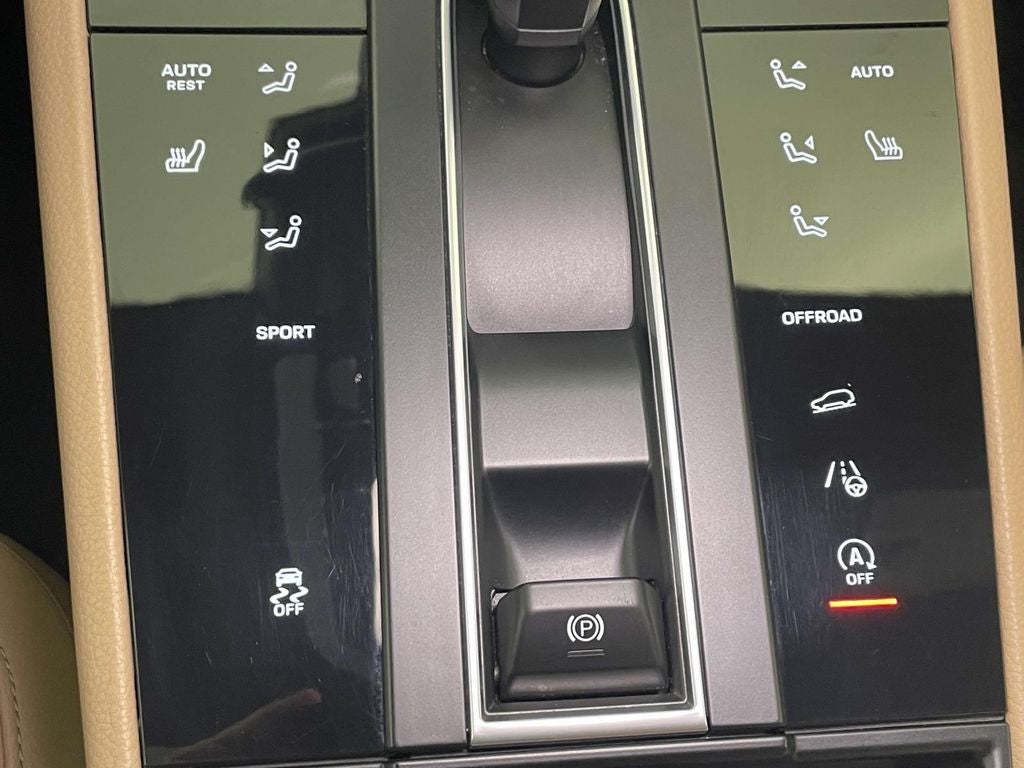 2023 Porsche Macan Base
