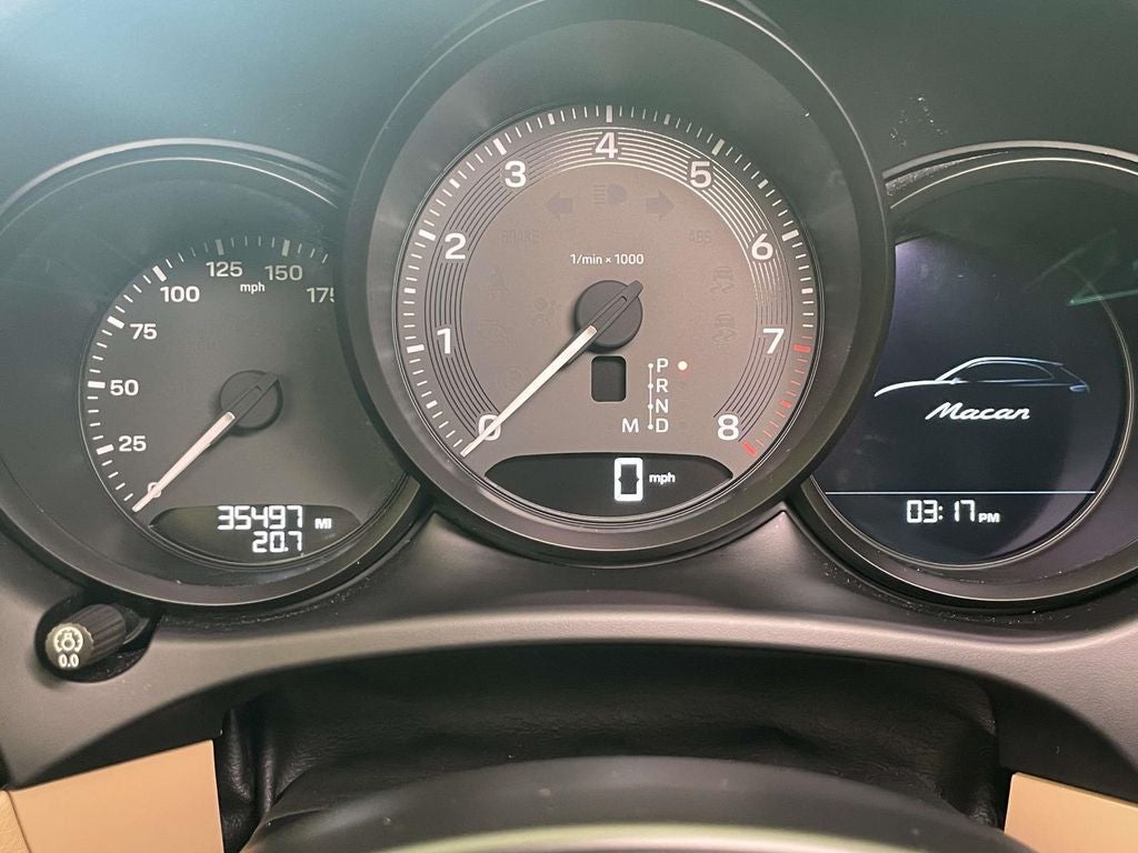 2023 Porsche Macan Base