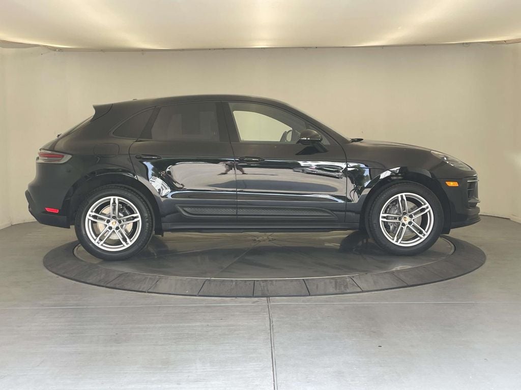 2023 Porsche Macan Base