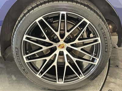 2022 Porsche Macan Base