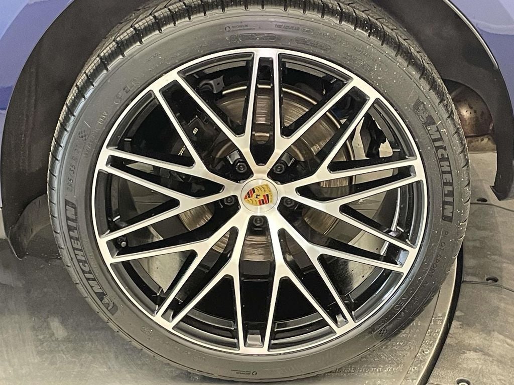 2022 Porsche Macan Base