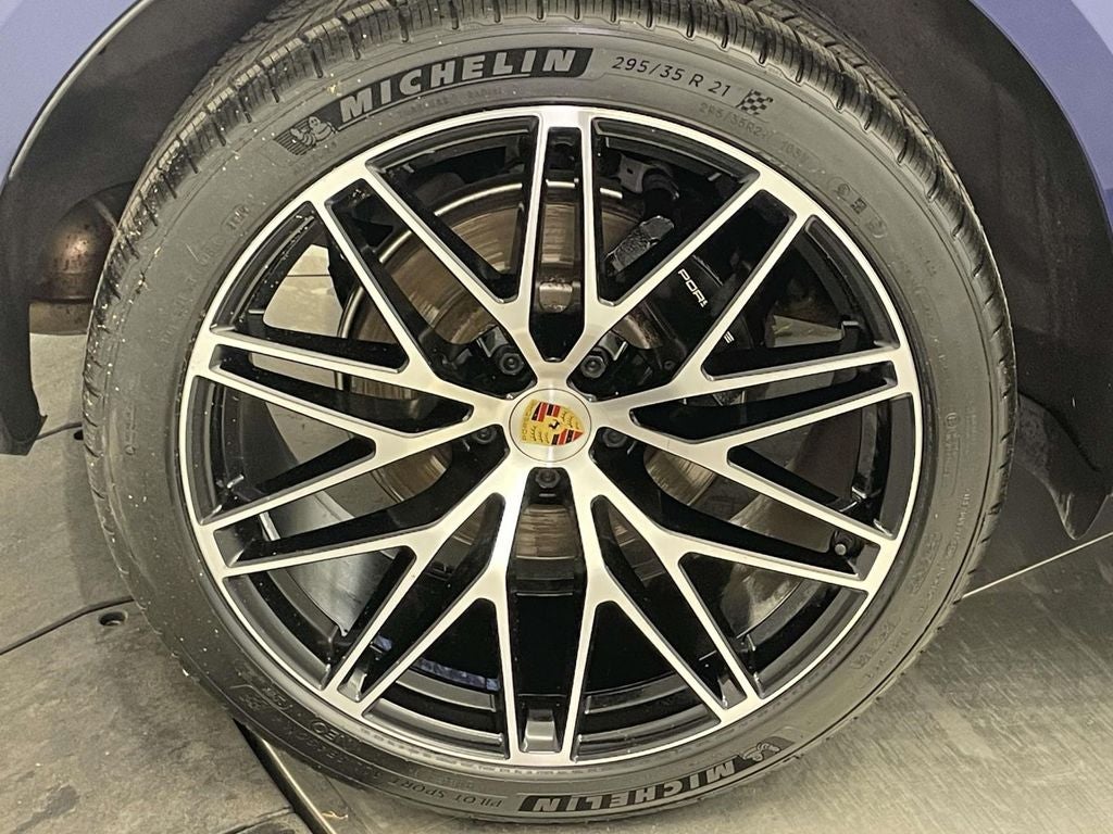 2022 Porsche Macan Base