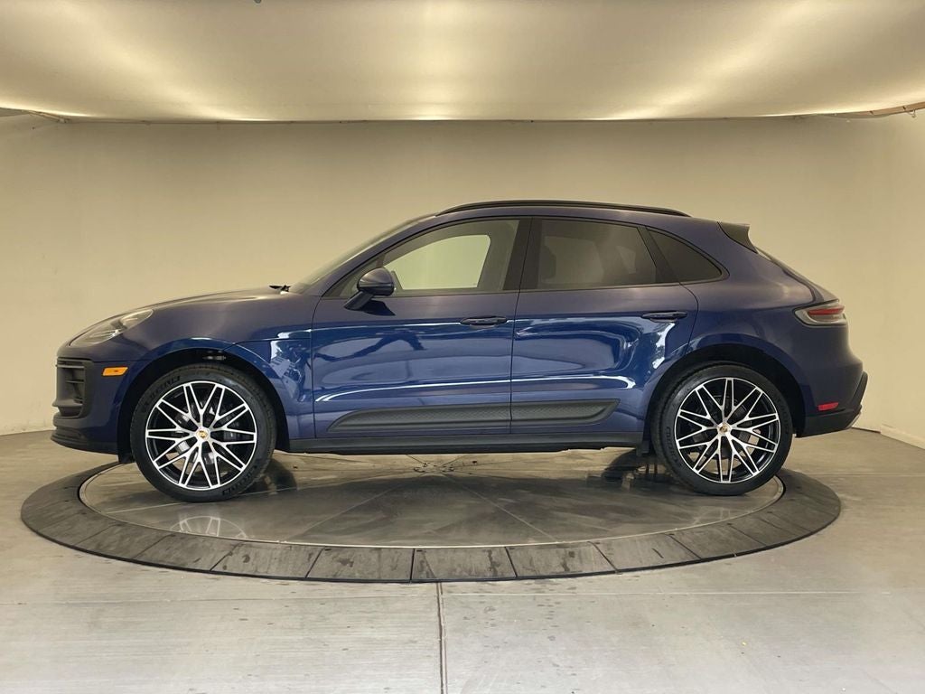 2022 Porsche Macan Base