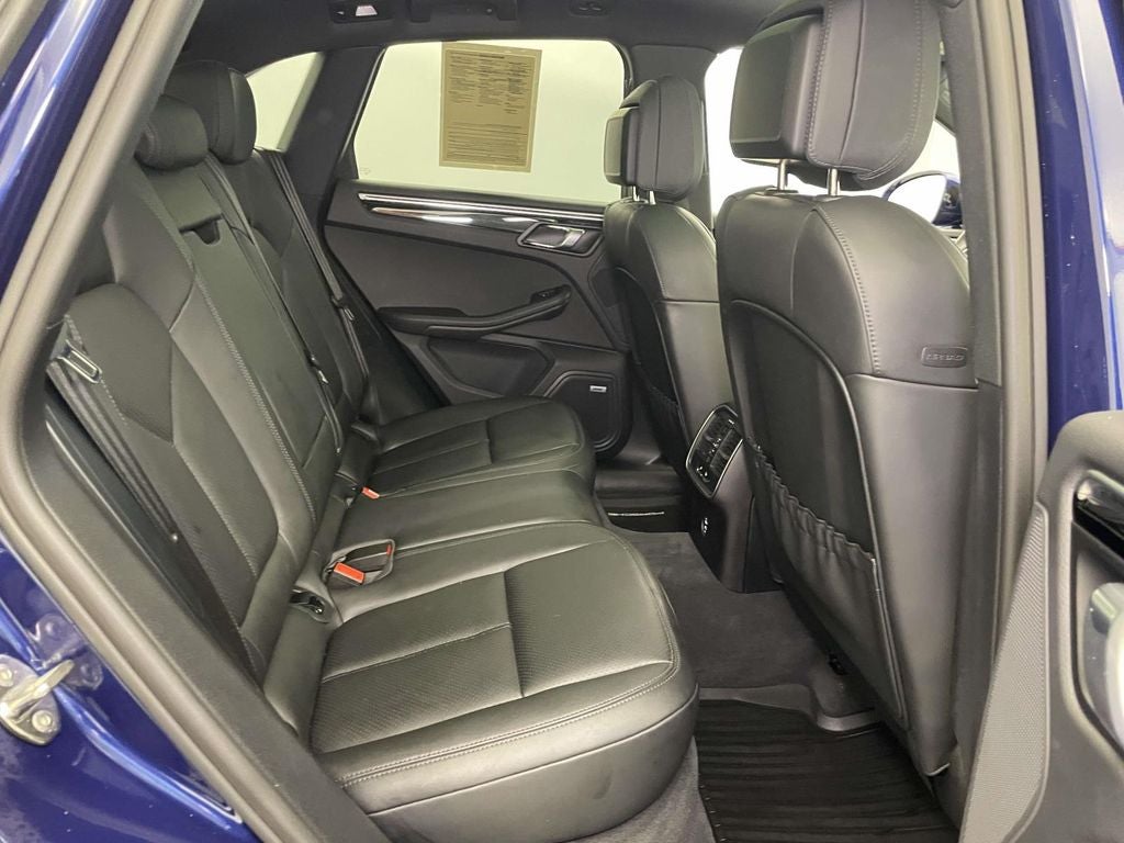 2022 Porsche Macan Base