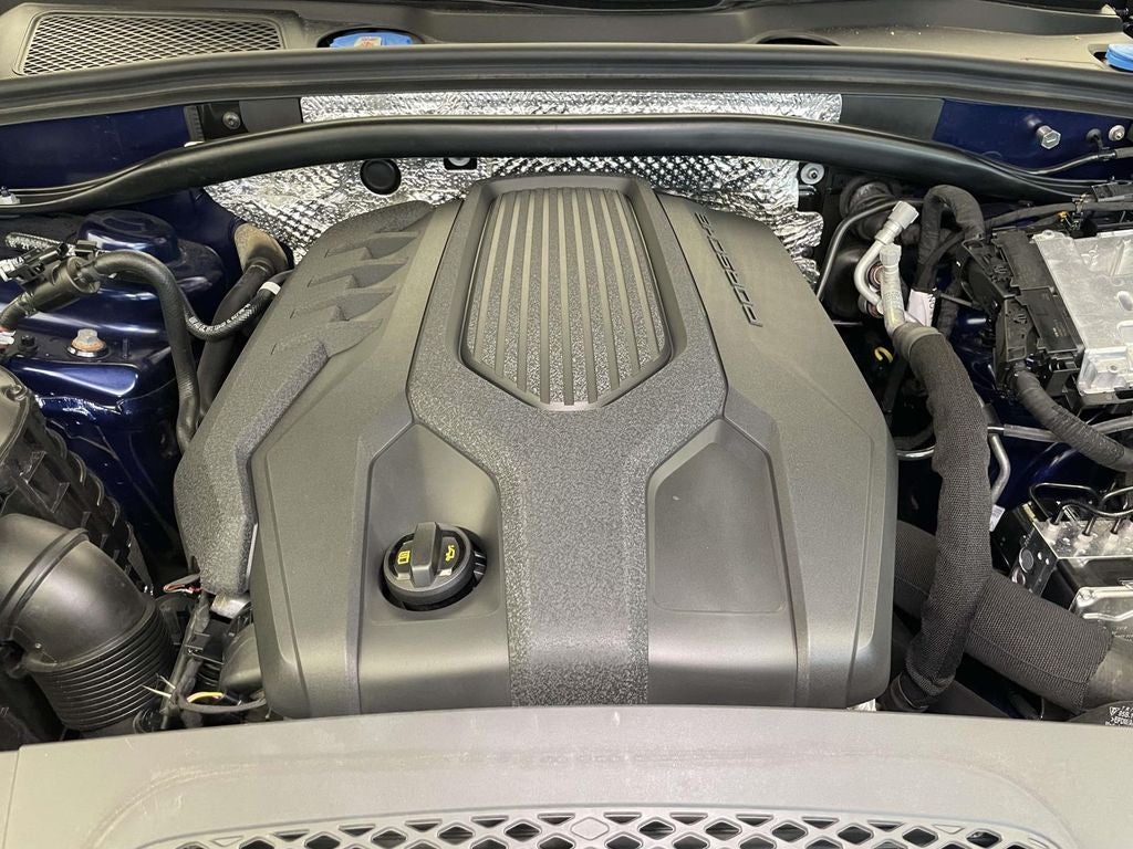 2022 Porsche Macan Base