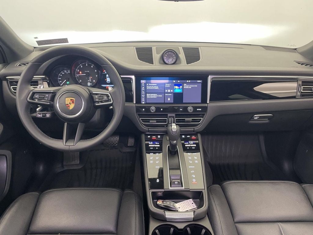2022 Porsche Macan Base