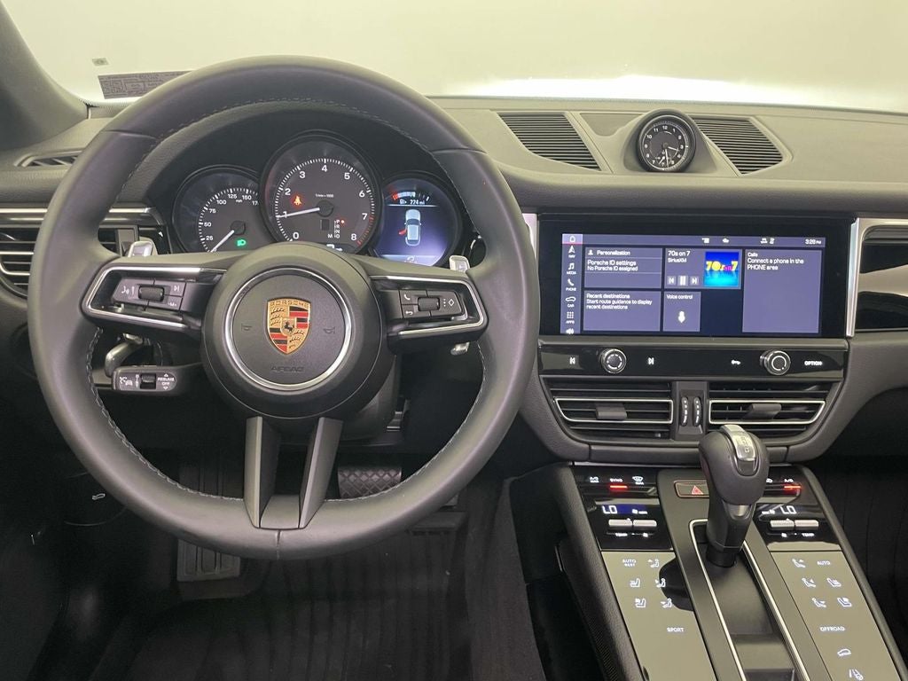 2022 Porsche Macan Base
