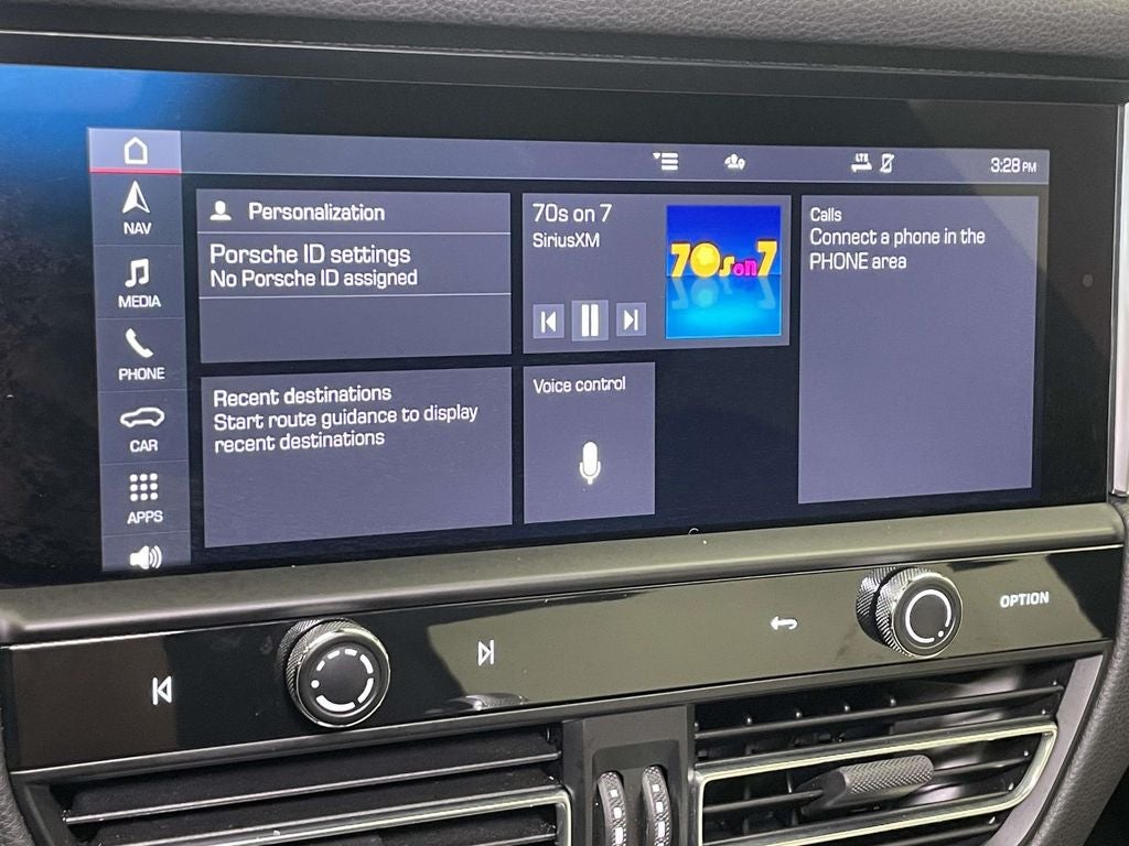 2022 Porsche Macan Base