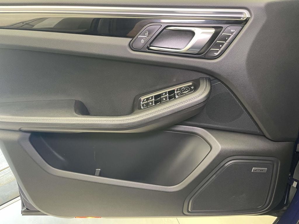 2022 Porsche Macan Base