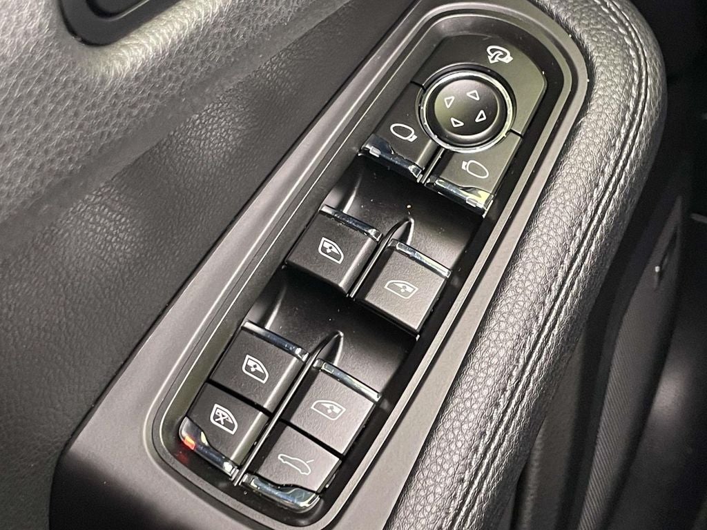 2022 Porsche Macan Base
