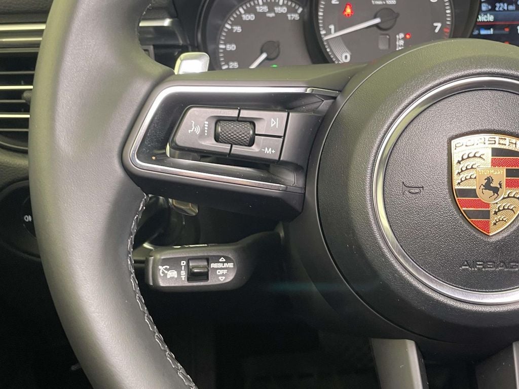2022 Porsche Macan Base