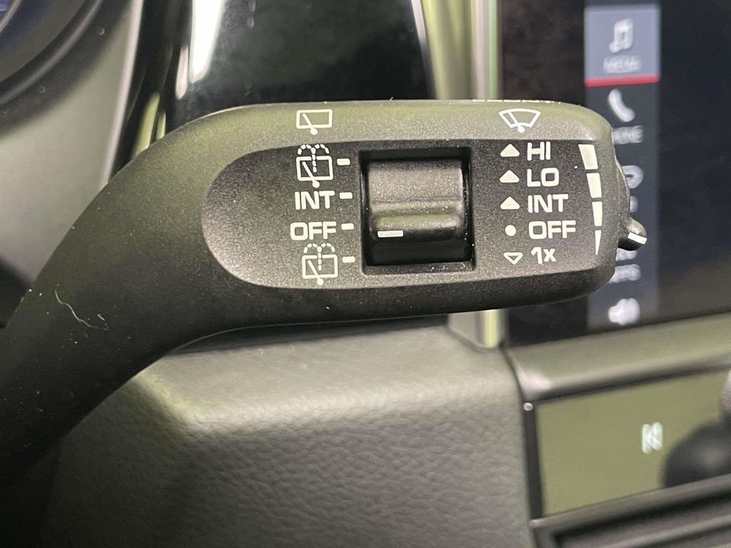 2022 Porsche Macan Base
