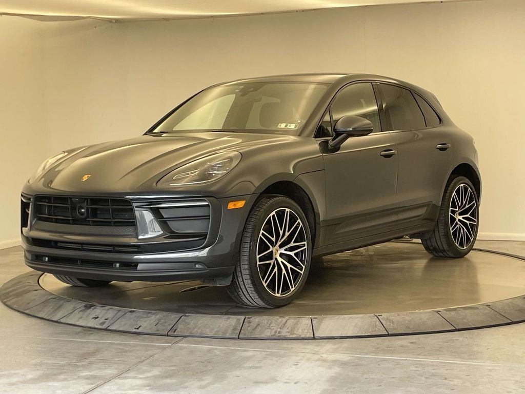 2025 Porsche Macan Base