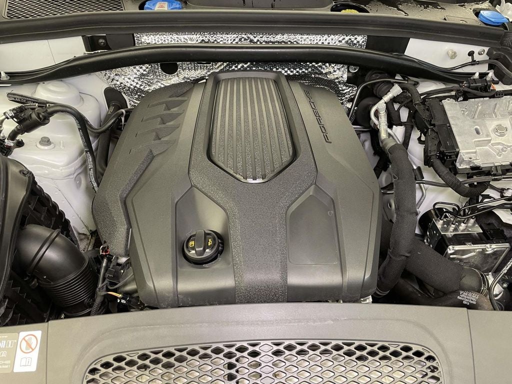 2025 Porsche Macan Base