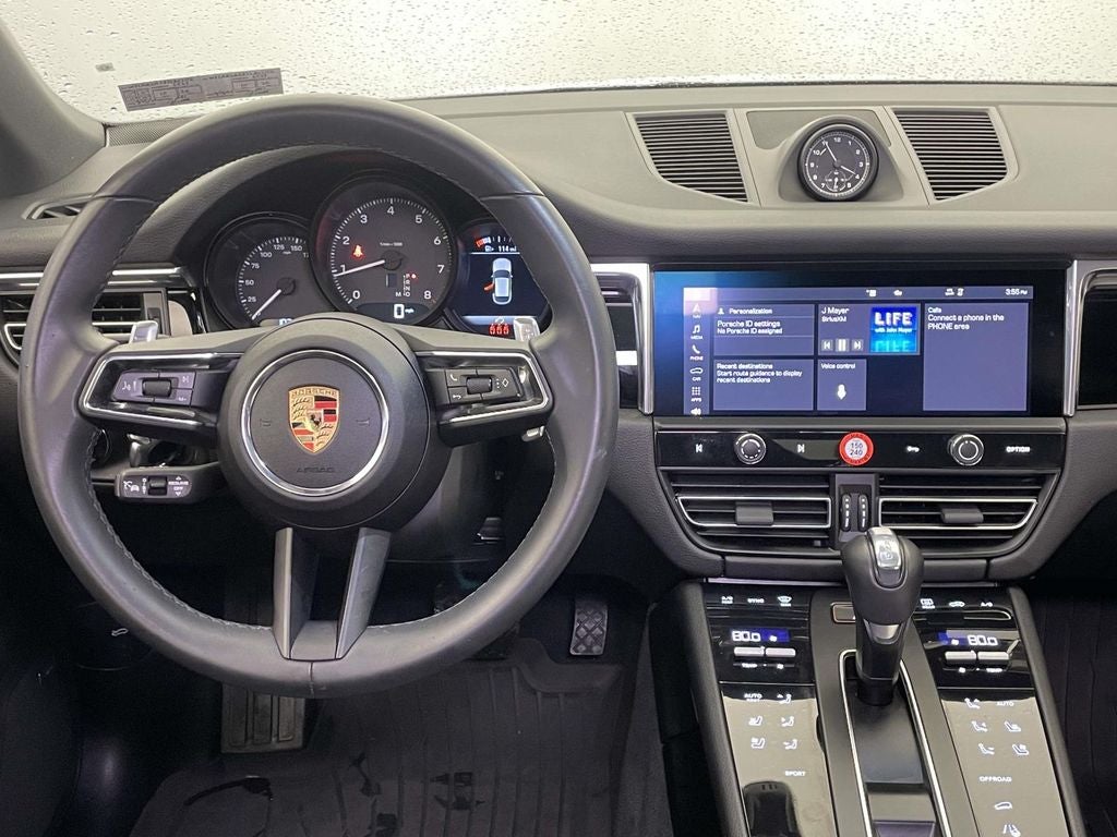 2025 Porsche Macan Base