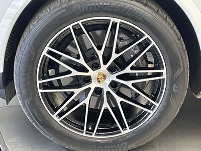 2024 Porsche Cayenne Base