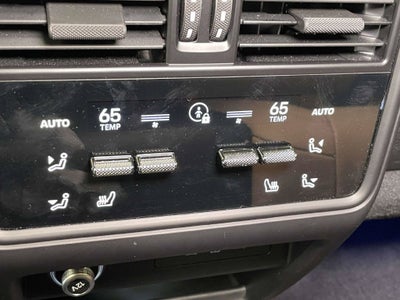 2024 Porsche Cayenne Base