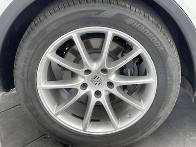 2024 Porsche Cayenne Base