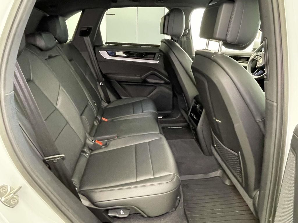 2024 Porsche Cayenne Base