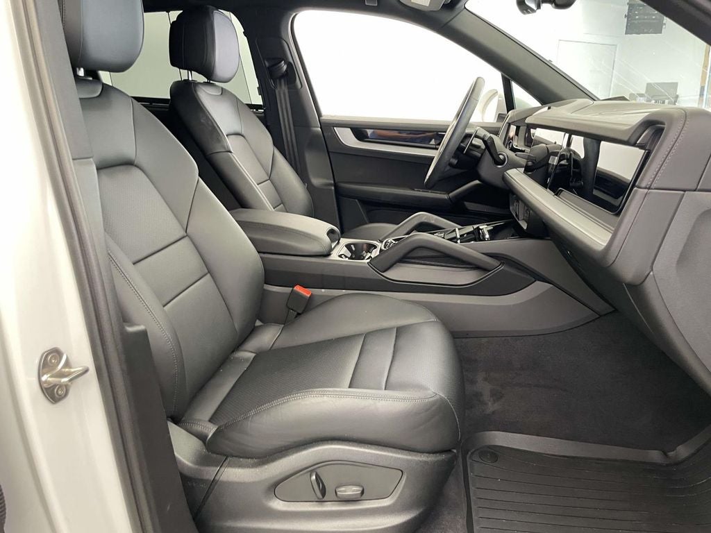 2024 Porsche Cayenne Base