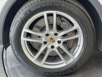 2023 Porsche Cayenne Base