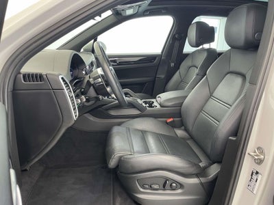 2023 Porsche Cayenne Base