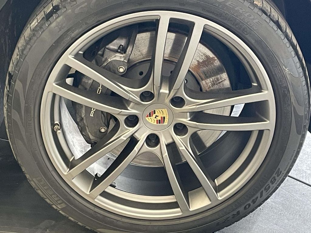 2023 Porsche Cayenne Platinum Edition