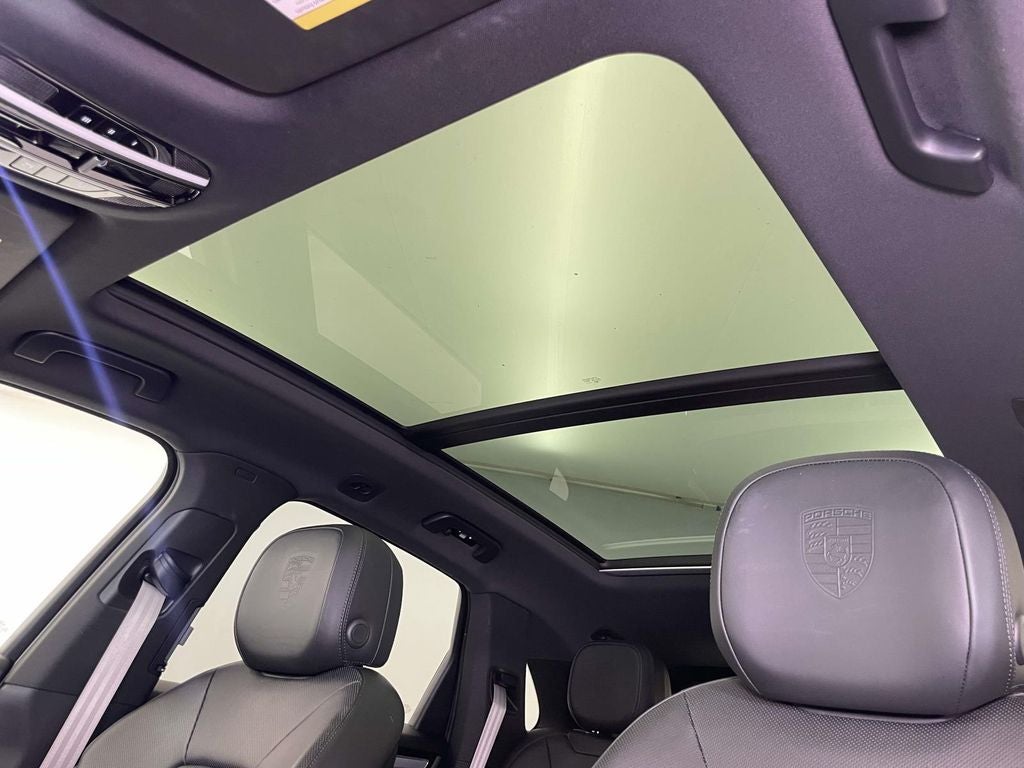 2023 Porsche Cayenne Platinum Edition