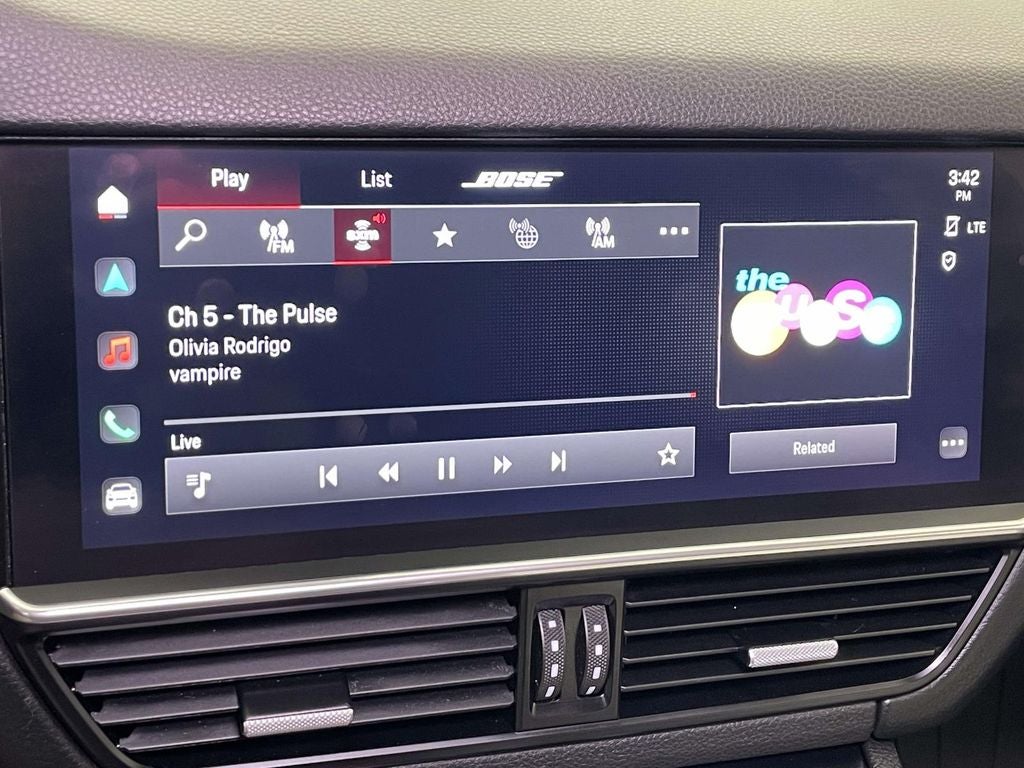 2023 Porsche Cayenne Platinum Edition