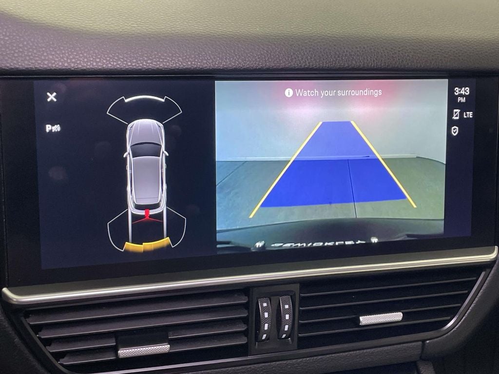 2023 Porsche Cayenne Platinum Edition