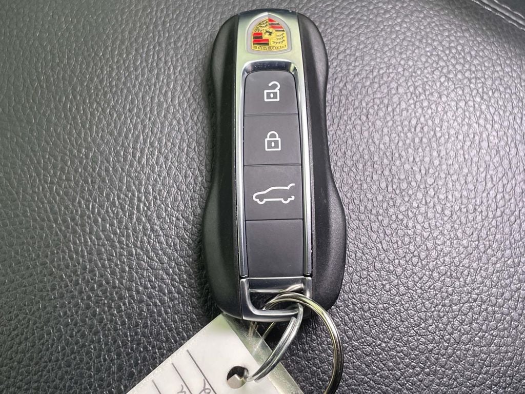 2023 Porsche Cayenne Platinum Edition