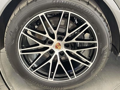 2025 Porsche Cayenne Base