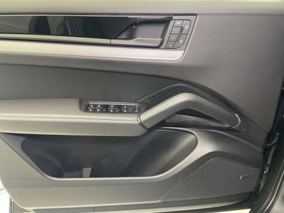 2025 Porsche Cayenne Base