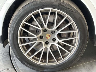 2023 Porsche Cayenne Platinum Edition