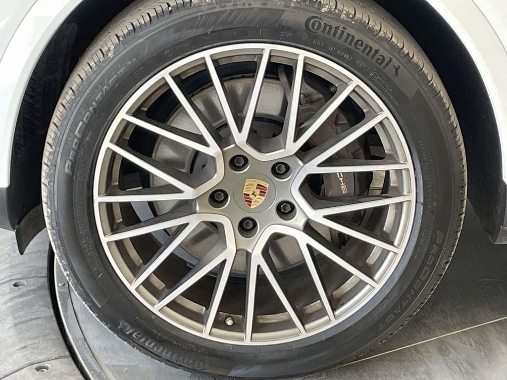 2023 Porsche Cayenne Platinum Edition