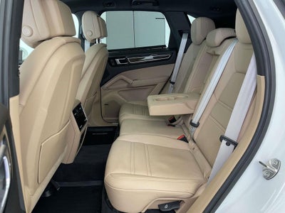 2023 Porsche Cayenne Platinum Edition