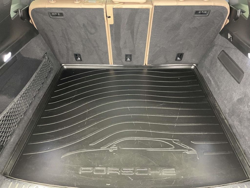 2023 Porsche Cayenne Platinum Edition