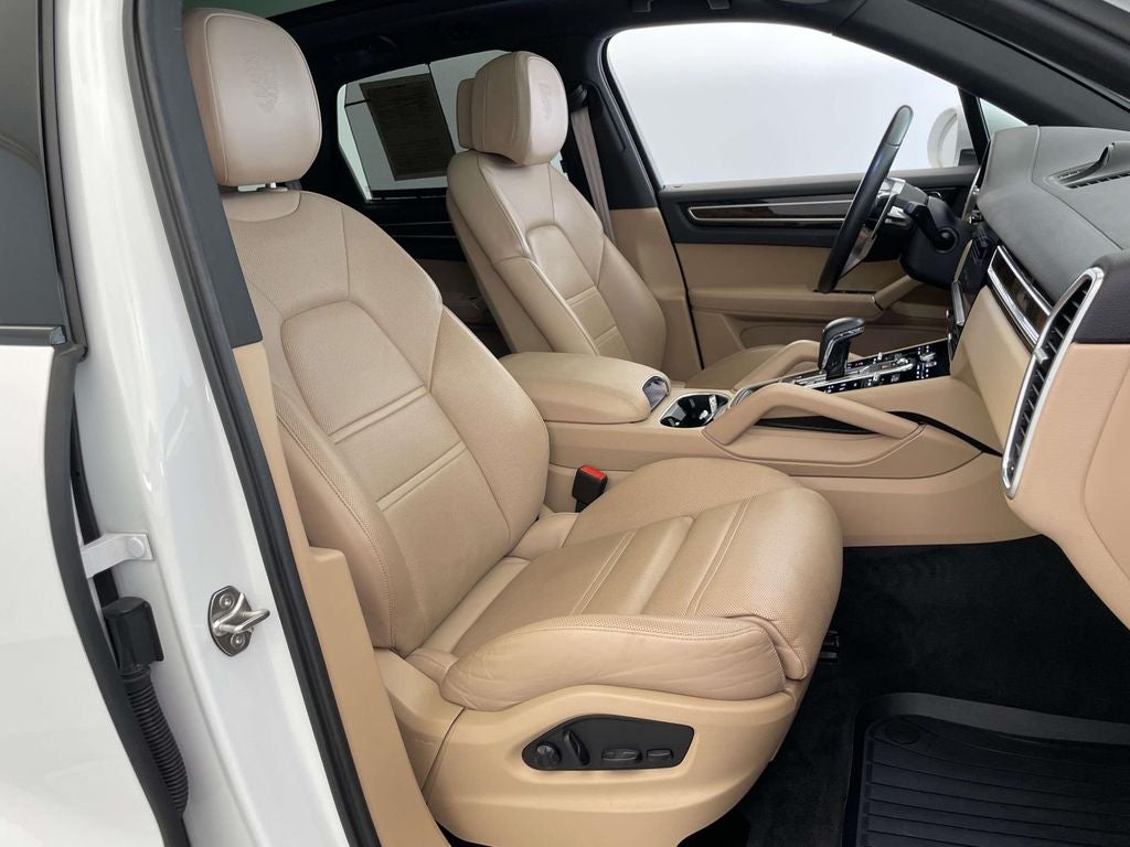 2023 Porsche Cayenne Platinum Edition